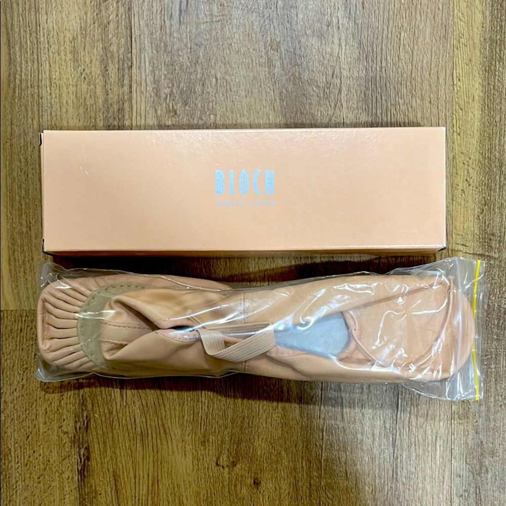 Bloch size 6.5 pink ballet shoes